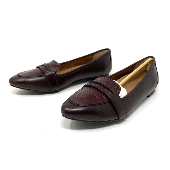 Vionic Gem Savannah point toe leather flats wine - Picture 3 of 12